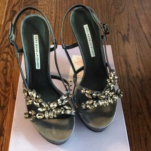 Vera Wang Lavender Label Platform Sandals